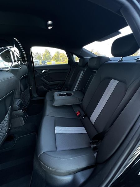Audi A3 35TFSI 110kW Aut S-Line DPH TZ - fotka 20 z 23