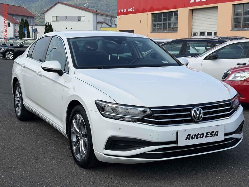 Volkswagen Passat (2019) 1.5 TSi, ČR, AC, tempo, park - fotografie inzerátu