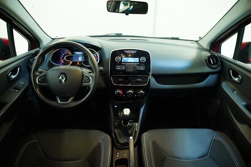 Renault Clio - fotka 5 z 24