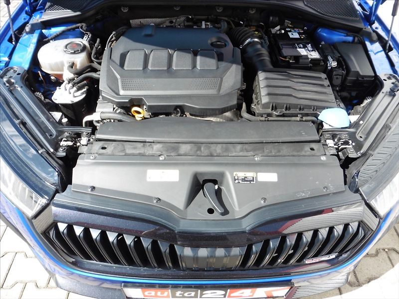 Škoda Octavia 2,0 TDi IV RS Combi DSG - fotka 20 z 20