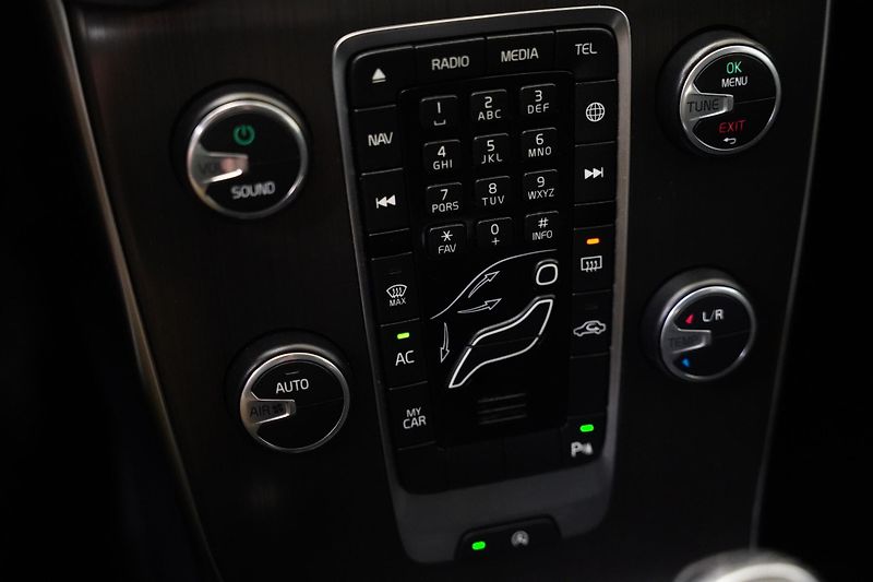 Volvo V40 - fotka 21 z 24
