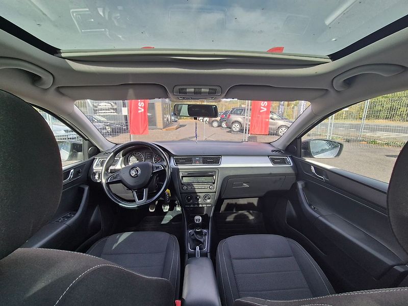 Škoda Rapid 1.6TDi 77kw, elegance - fotka 13 z 24