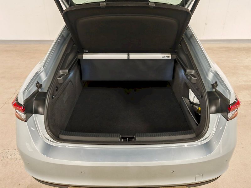 Škoda Superb (2025) iV 1.5 TSI 150 kW DSG Sportlin - fotka 31 z 34