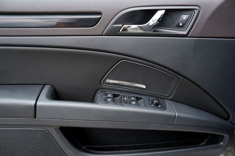 Škoda Superb 2.0 TDI 125 kW L&K/ČR/DPH - fotka 19 z 44