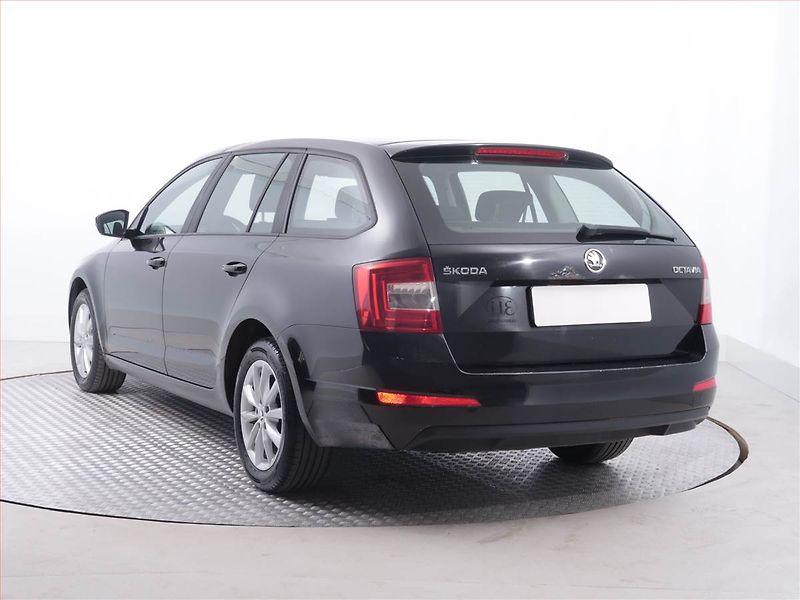 Škoda Octavia (2014) 1.6 TDI, ČR,1.maj, Tempomat - fotka 4 z 17