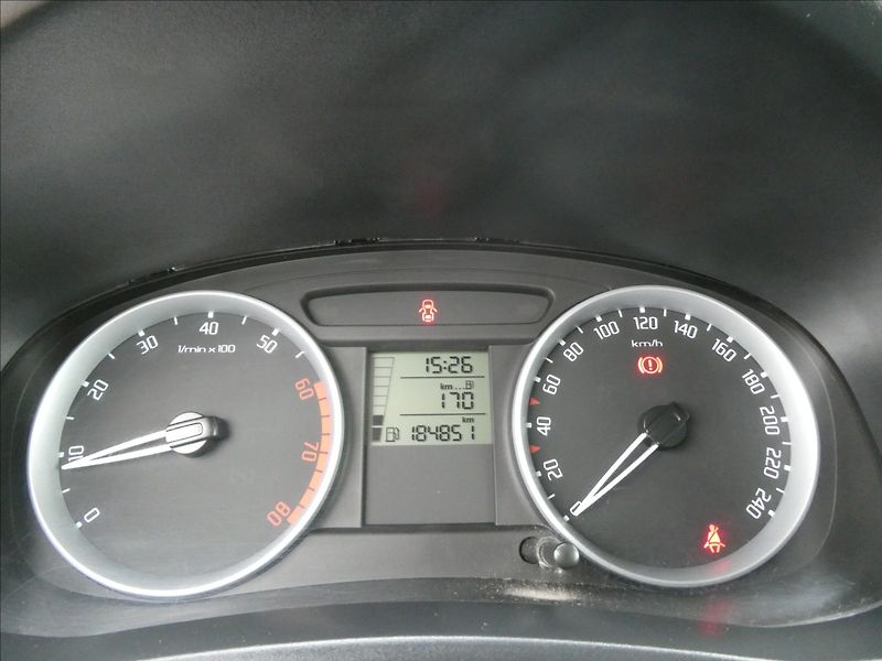 Škoda Fabia 1,4 i16V 1.MAJITEL,závěs,2xkol - fotka 34 z 48