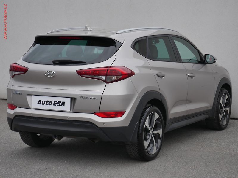 Hyundai Tucson (2015) 1.7 CRDi, ČR, AC, výhřev sed. - fotka 4 z 23