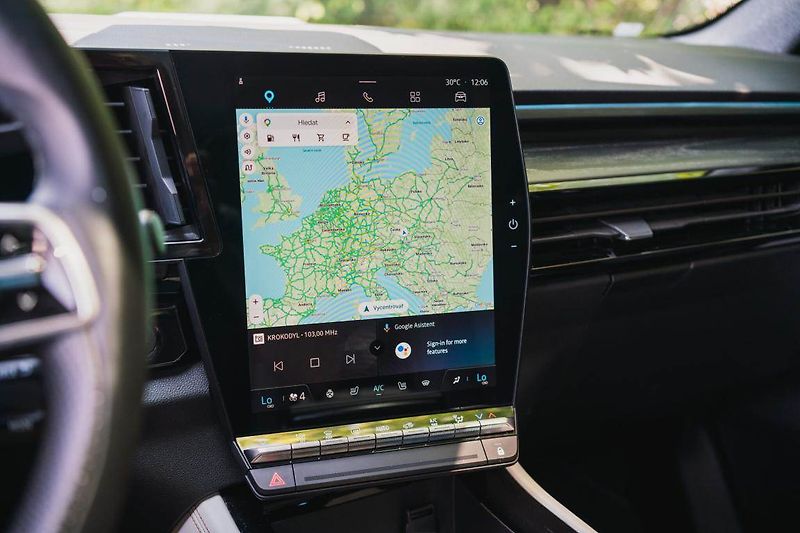 Renault Espace (2023) E-Tech FHEV 200 - fotka 25 z 33