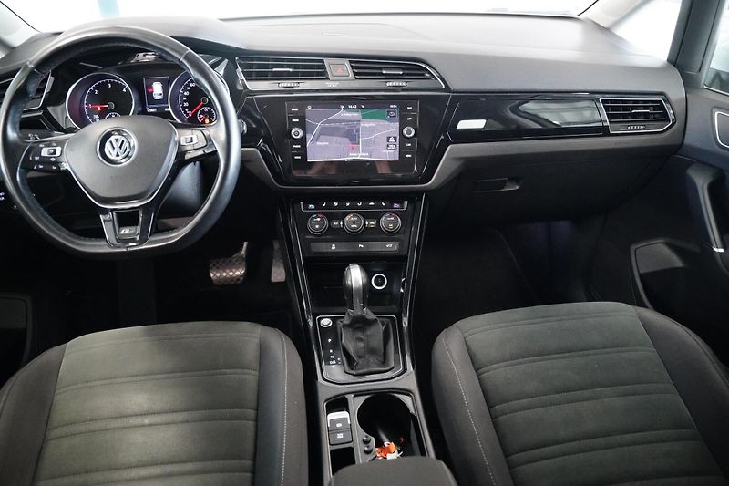 Volkswagen Touran - fotka 5 z 25