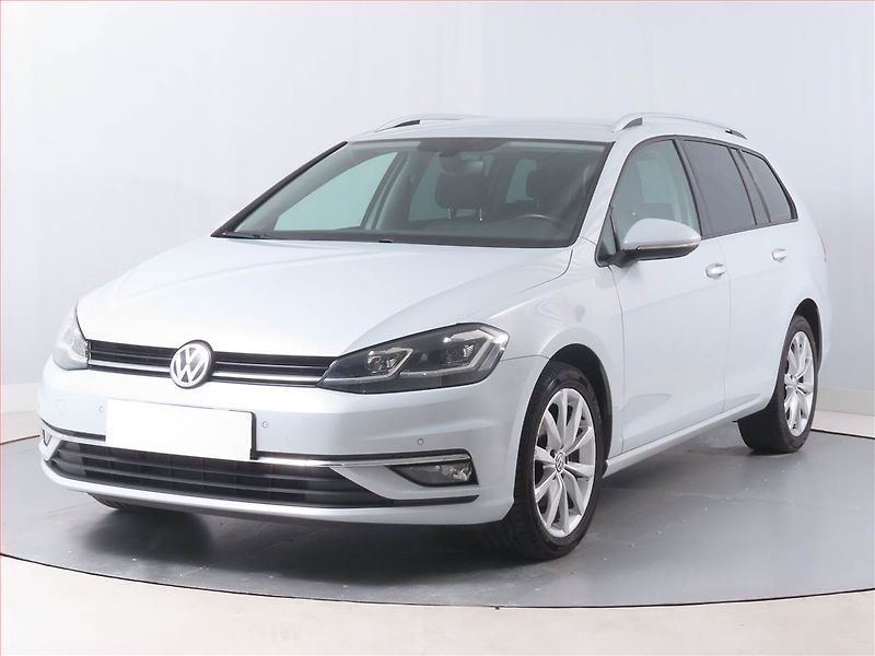 Volkswagen Golf (2018) Comfortline 1.0 TSI - fotka 2 z 15
