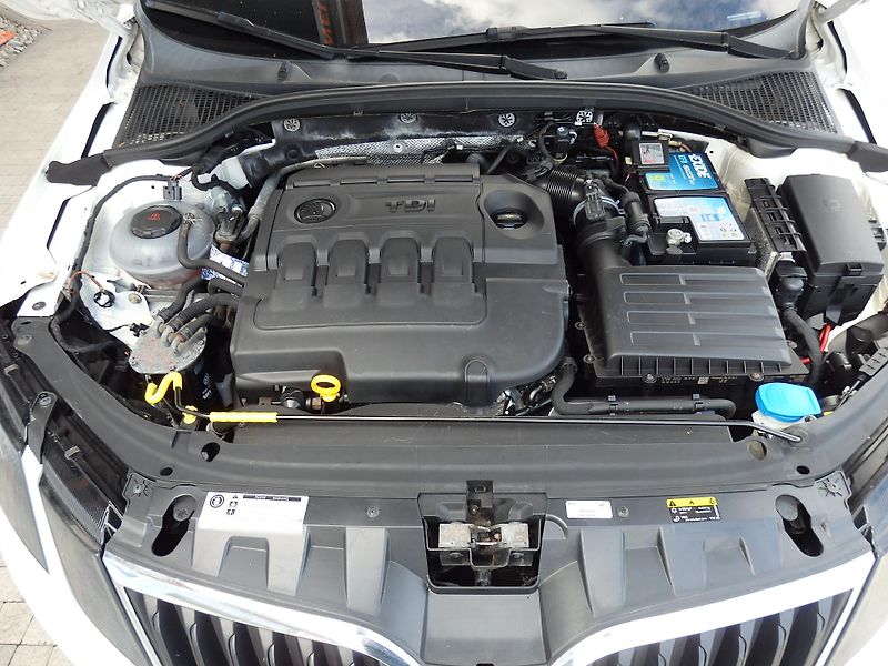 Škoda Octavia 1.6 TDI 85 kW KLIMA, ESP - fotka 14 z 15