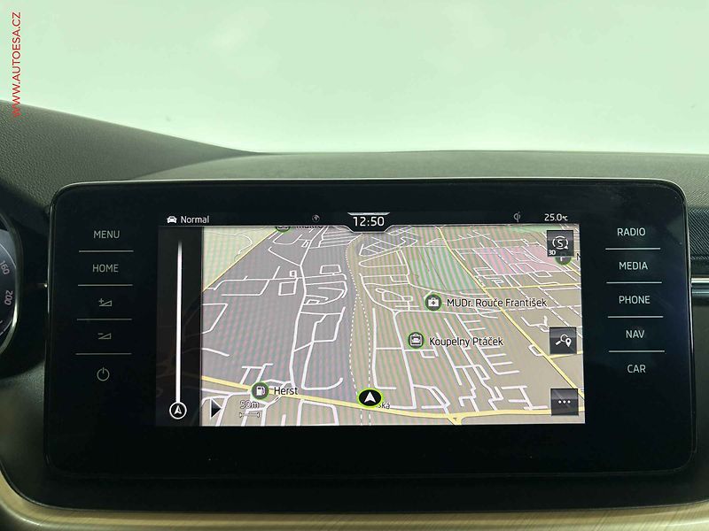 Škoda Kamiq (2020) 1.0 TSi, Style, navi, panor - fotka 11 z 16
