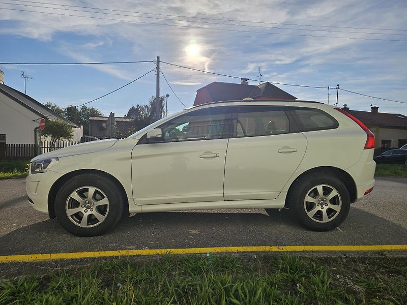 Volvo XC60 (2015) D4 AWD TAŽNÉ AUTOMAT - fotka 2 z 17