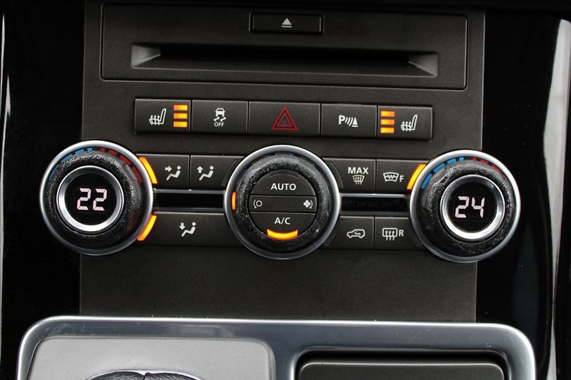 Land Rover Range Rover Sport 3,0 TDV6  ČR,A/T,4x4,DPH,HSE - fotka 16 z 46