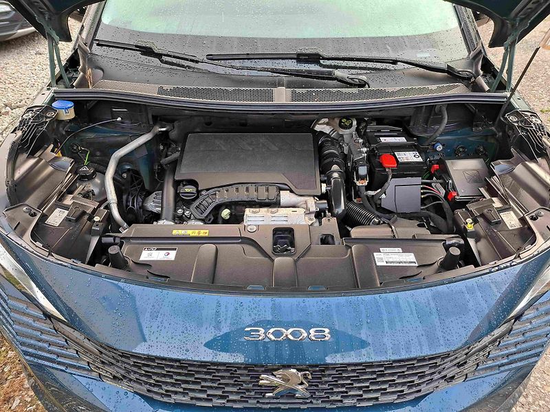 Peugeot 3008 (2021) 1,2 PT ALLURE 18ALU kameraNAVI - fotka 15 z 27