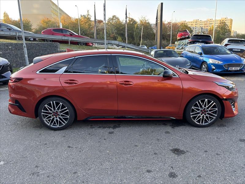 Kia ProCeed 1,6 TGDi 150kW AT GT ZÁRUKA - fotka 6 z 52