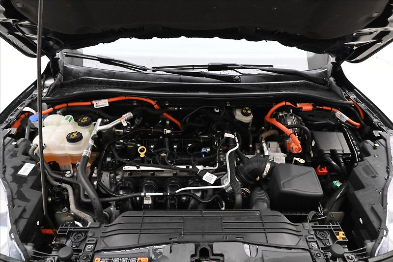 Ford Kuga 2,5 PLUG-IN 112 kW ST-LINE Zár - fotka 9 z 32
