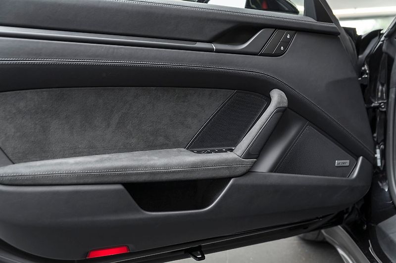 Porsche 911 Carrera GTS Cabriolet/BOSE/PAS - fotka 14 z 23