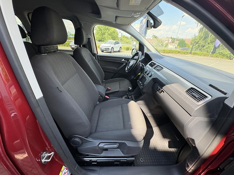 Volkswagen Caddy 2.0 TDI COMFORTLINE 75 kW M5F - fotka 16 z 27