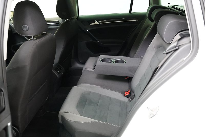 Volkswagen Golf - fotka 23 z 24