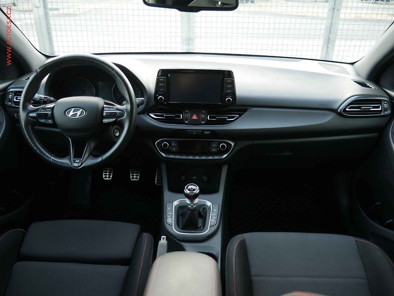 Hyundai i30 (2022) 1.6CRDi, 2.maj,ČR, LED - fotka 8 z 17