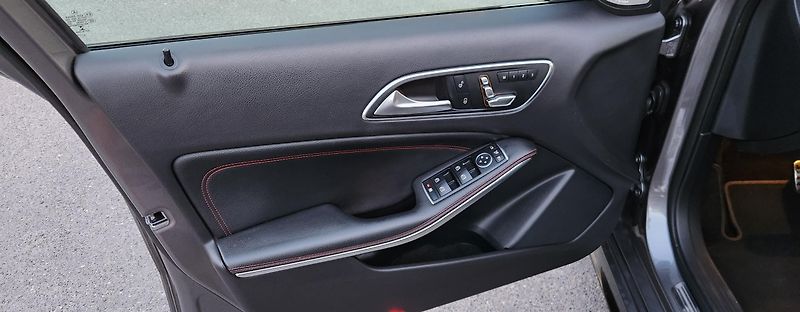 Mercedes-Benz Třídy A (2015) 45*AMG*4M*NIGHT*KŘIDLO*440PS - fotka 17 z 50