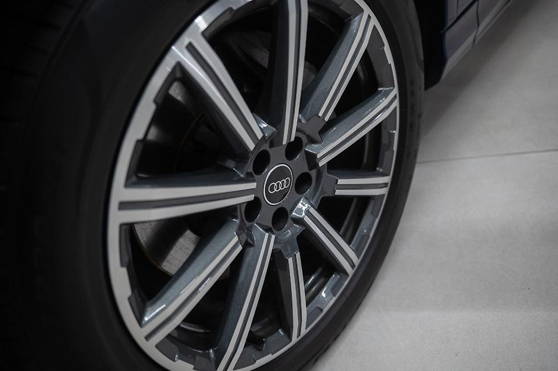 Audi Q7 (2022) S-LINE 55TFSI 250KW 4X4 VZDUCH - fotka 7 z 45