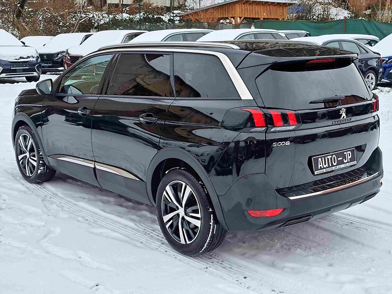 Peugeot 5008 (2020) 1,2PT EAT8 ALLURE - fotka 6 z 26