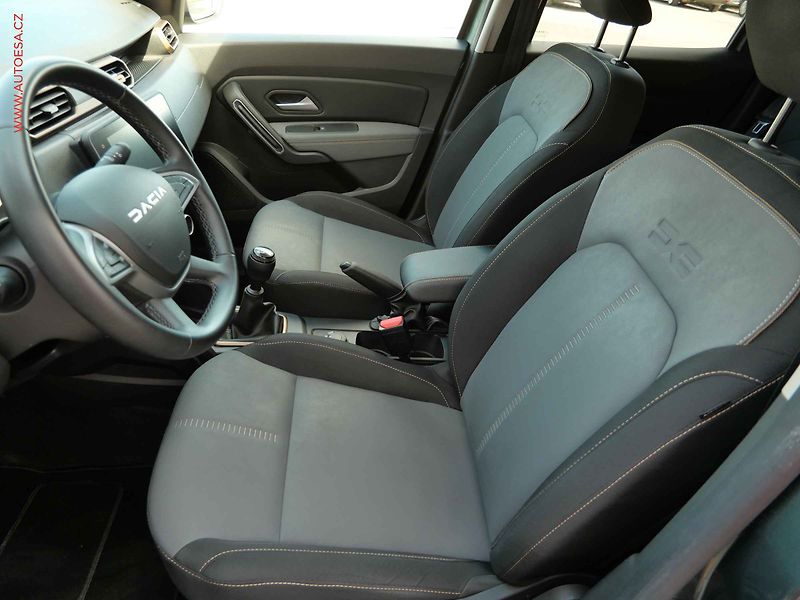 Dacia Duster (2023) 1.5dCi 4x4, 1.maj,ČR, AC - fotka 9 z 25