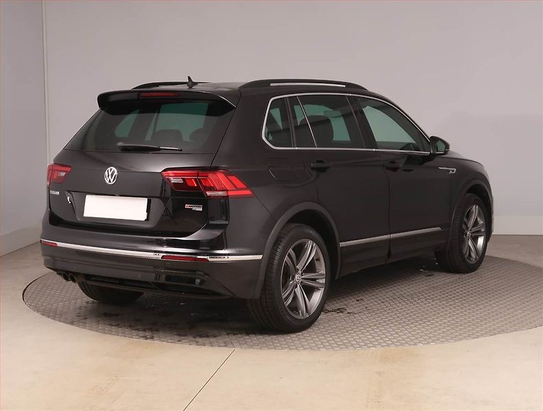 Volkswagen Tiguan (2018) R-Line 2.0 TSI - fotka 5 z 17