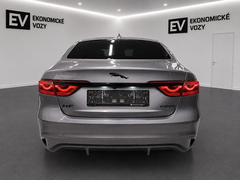 Jaguar XF (2021) 2.0d R-Dynamic, REZERVOVANO - fotka 5 z 56