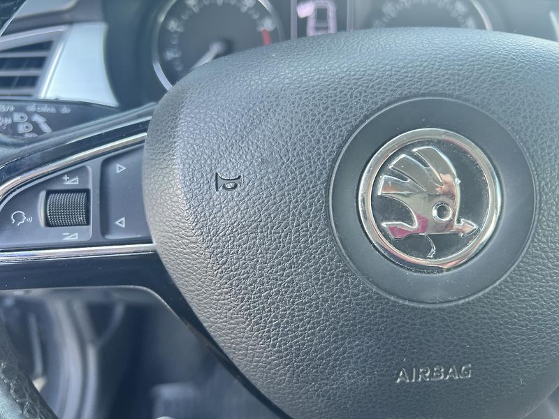 Škoda Fabia 1.0TSi 70kw TEMPOMAT TAŽNÉ ALU - fotka 18 z 44