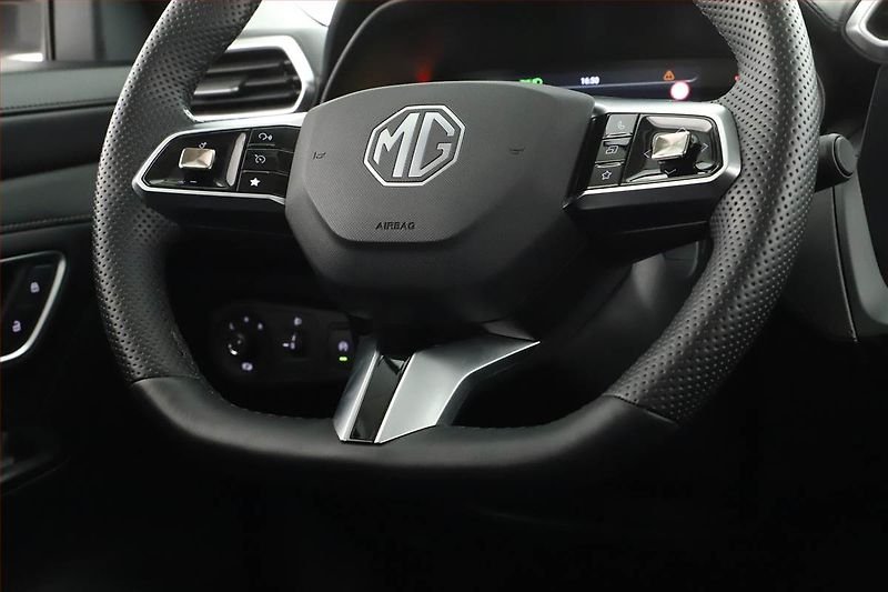 MG ZS (2026) 1.5 i, ELEGANCE, 360KAMERA - fotka 8 z 19