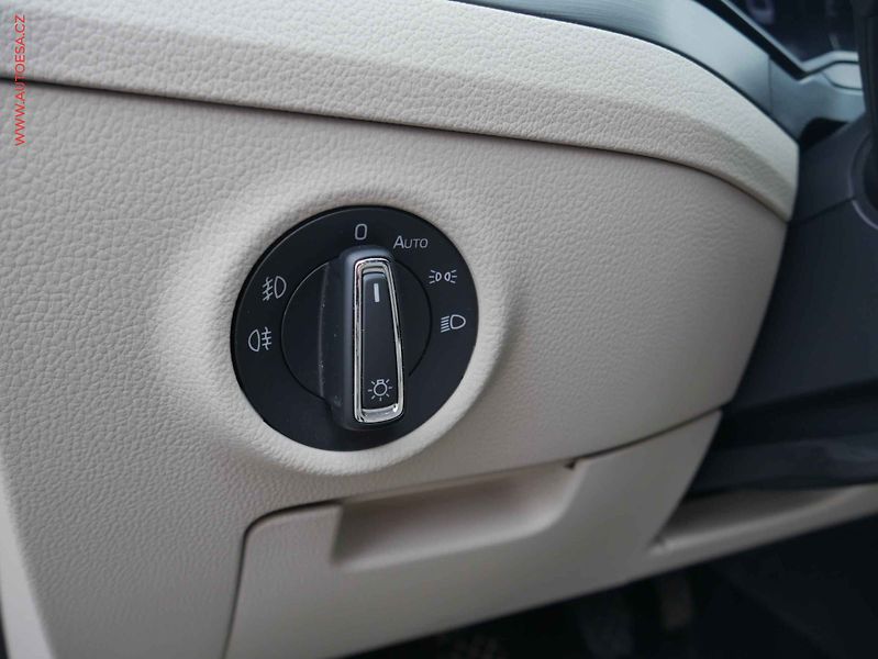 Škoda Superb (2016) 1.8TSi, servis.kniha - fotka 13 z 31