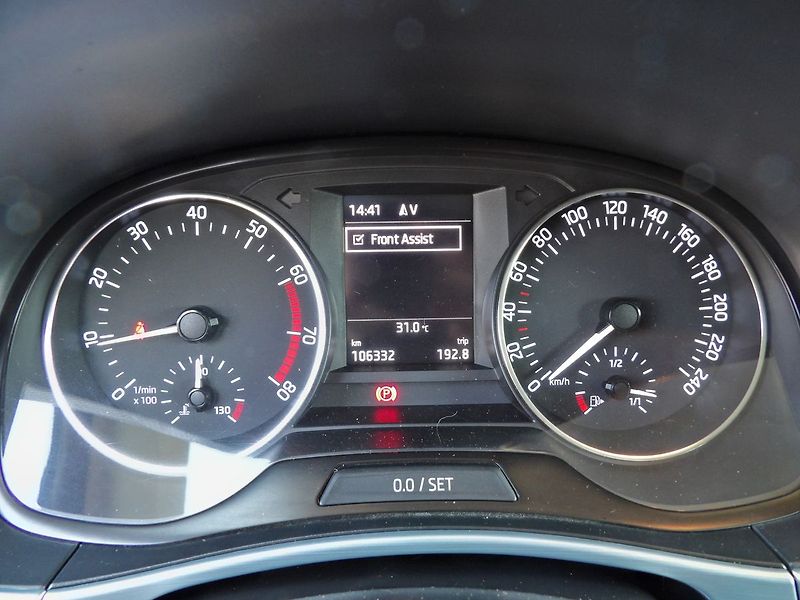 Škoda Fabia 1.0MPi Ambition Navi Tempomat - fotka 15 z 34