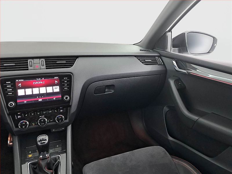 Škoda Octavia (2017) RS 230 2.0 TSI, Tempomat - fotka 8 z 22