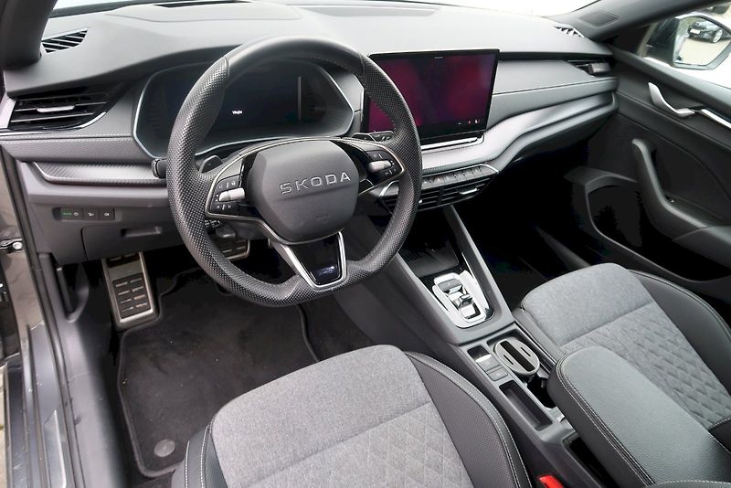 Škoda Octavia (2025) SportLine 2,0 TSI 110 kW DSG M - fotka 20 z 28