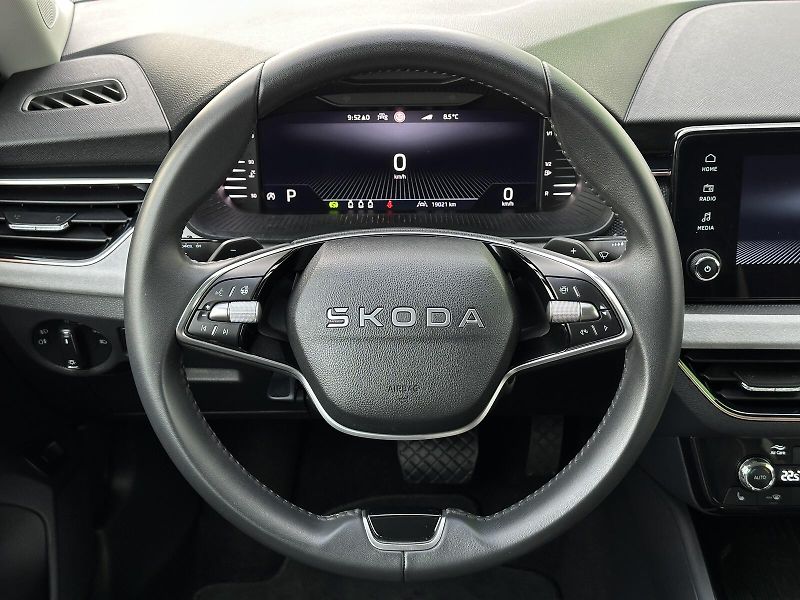 Škoda Scala 1.0TSi DSG 116PS LED V.Cockpit - fotka 23 z 47