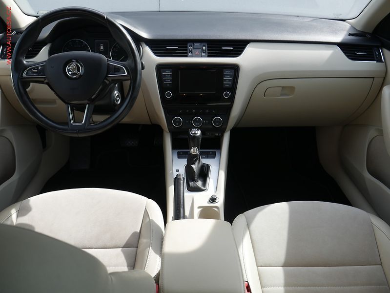 Škoda Octavia (2013) 1.8 TSI 4x4, ČR, DSG, bixen - fotka 7 z 17