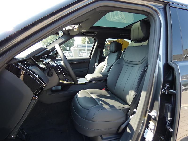 Land Rover Range Rover Sport (2026) 3,0 Dynamic SE D250 - fotka 9 z 37
