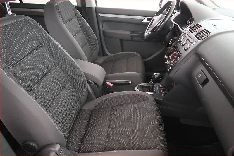 Volkswagen Touran (2013) 1.6 TDI, Automat, 7 míst, Navi - fotka 9 z 20