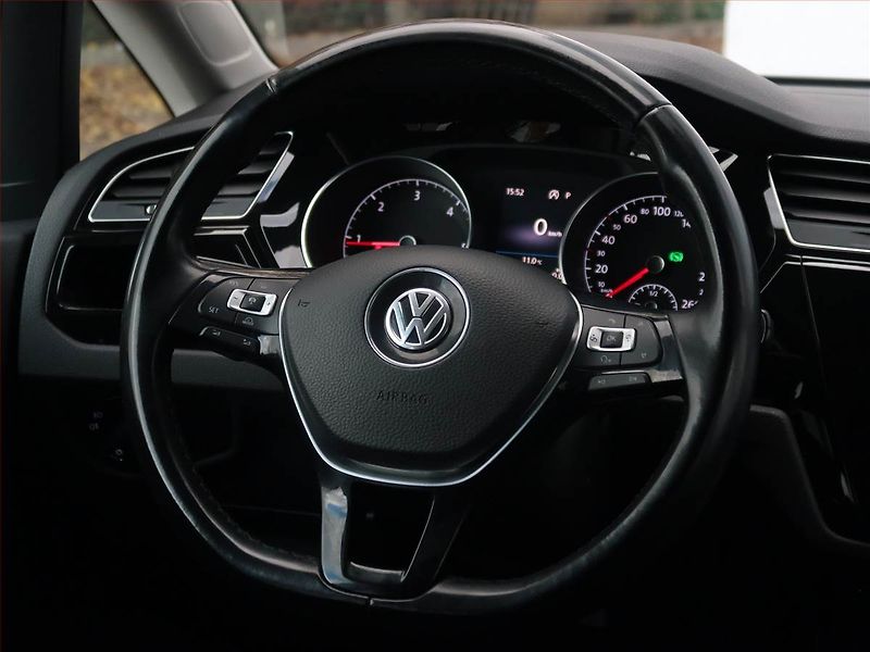 Volkswagen Touran (2018) Highline 2.0 TDI - fotka 17 z 25