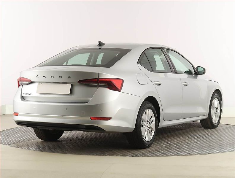 Škoda Octavia (2022) Style 1.0 TSI, Serv.kniha - fotka 5 z 24