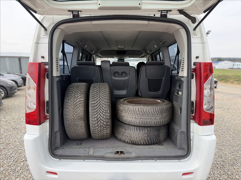 Peugeot Expert Tepee 2,0 SERVISKA, 9MÍST +SADA PNEU - fotka 18 z 25