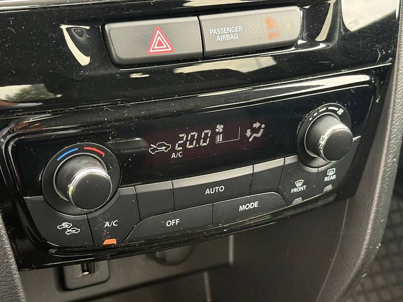 Suzuki Vitara (2020) 1.4 BoosterJet 95 kW Premium - fotka 14 z 22