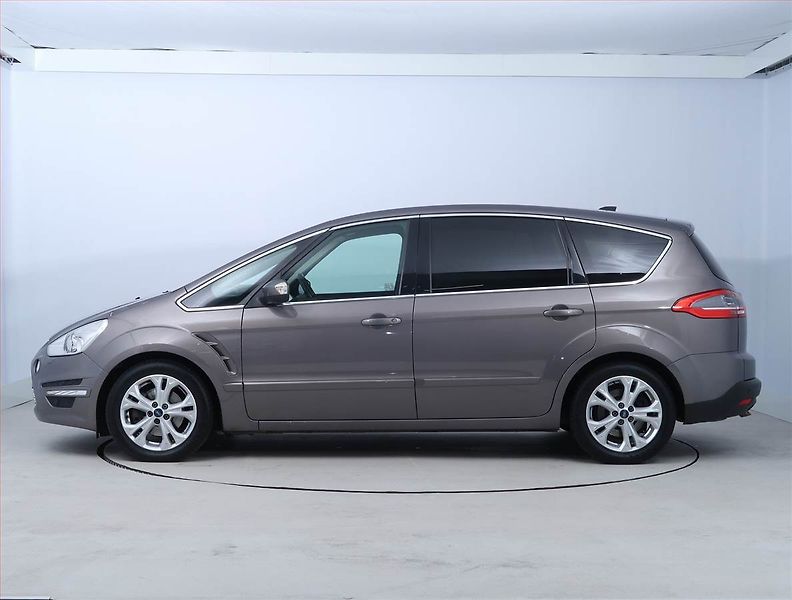 Ford S-MAX (2013) 2.0 TDCi, Navi, Xenony - fotka 3 z 17