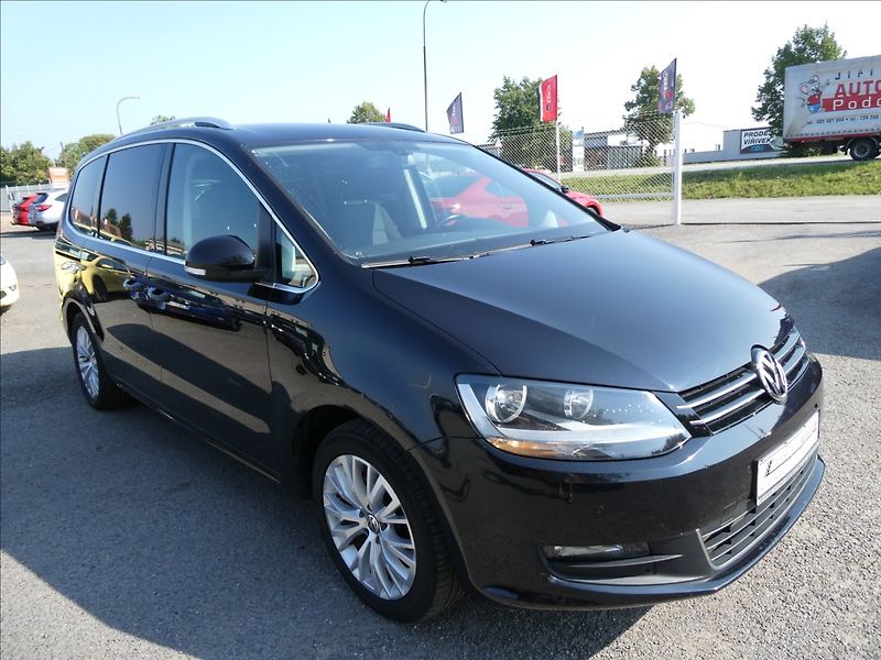 Volkswagen Sharan 2,0 TDi DSG STYLE serviska - fotka 1 z 48