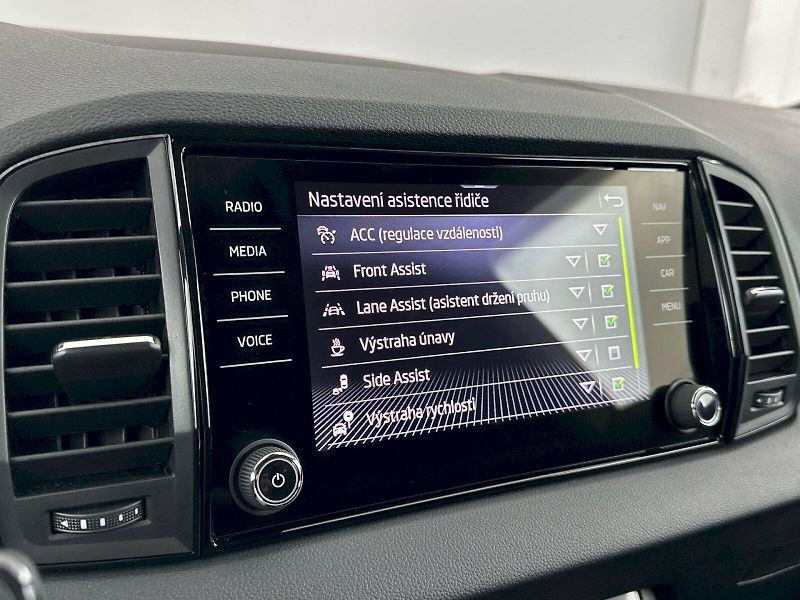 Škoda Karoq (2025) DSG 2.0TDI 110kW 4x4 SportLine - fotka 14 z 33
