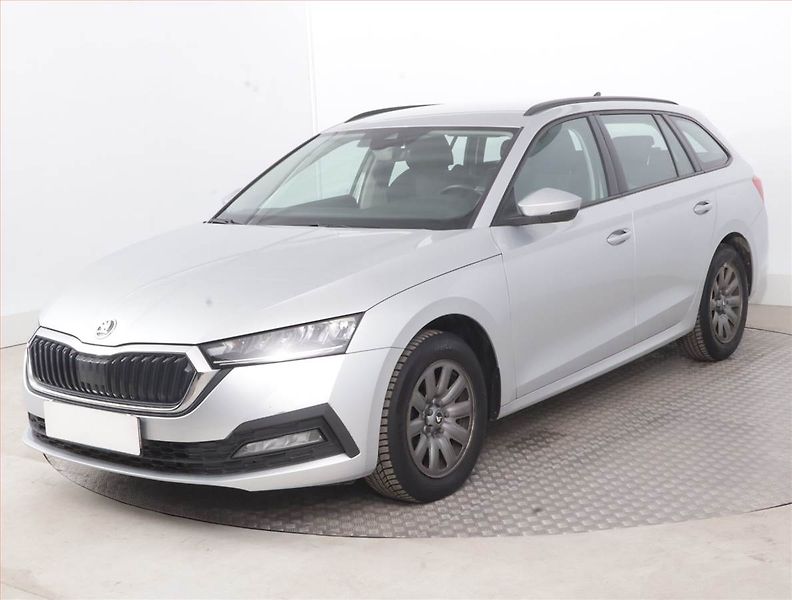 Škoda Octavia (2022) Ambition 2.0 TDI, ČR,1.maj - fotka 2 z 15
