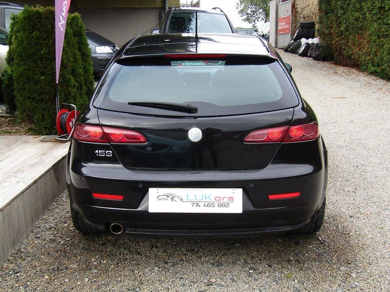 Alfa Romeo 159 (2009) 2.0JTD 125kW - fotka 12 z 33